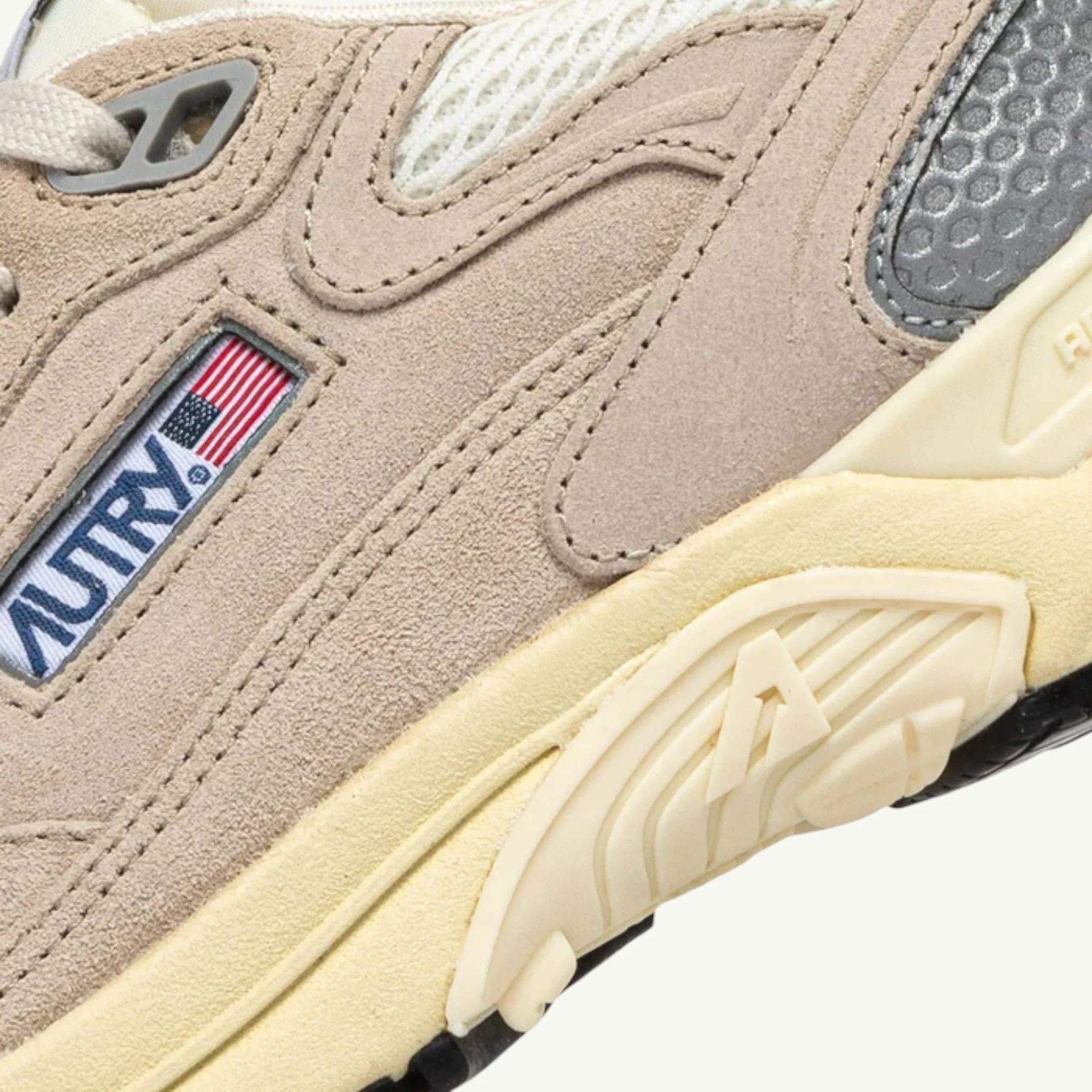 AUTRY BASKETS HYPERWAY EN MESH ET DAIM SAND ET ARGENT – Image 7