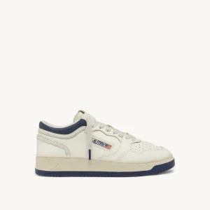 AUTRY BASKETS MED-WAY EN CUIR MARSHMALLOW ET ENSIGN BLEU