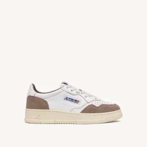 AUTRY BASKETS MEDALIST LOW EN CUIR BLANC ET TOBACCO