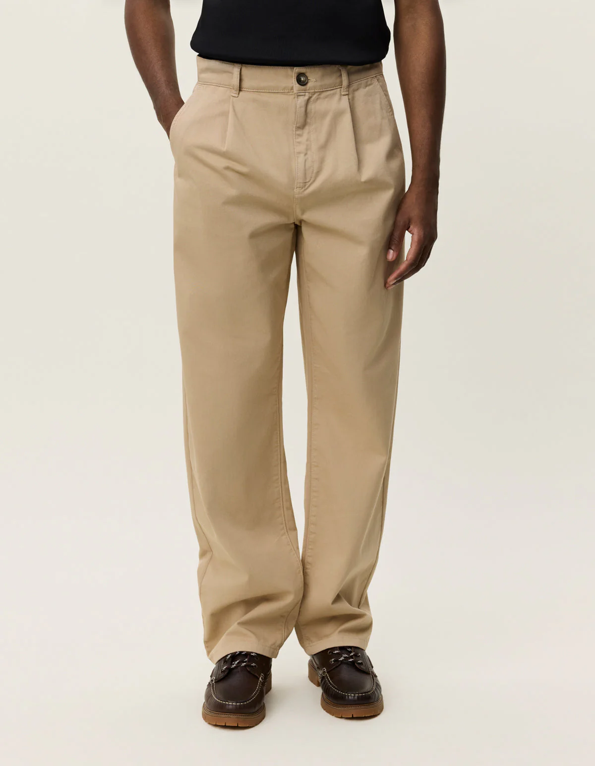 Les Deux Romeo Pleated Chino Pants Irish Cream – Image 2