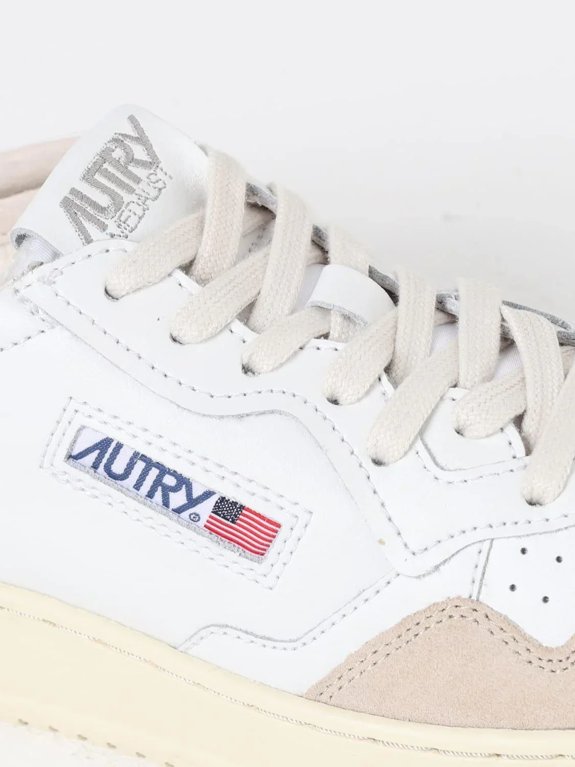 Autry MEDALIST LOW Cuir et Suede Blanc et Bleu – Image 5