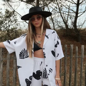 Chemise avec imprimés noirs