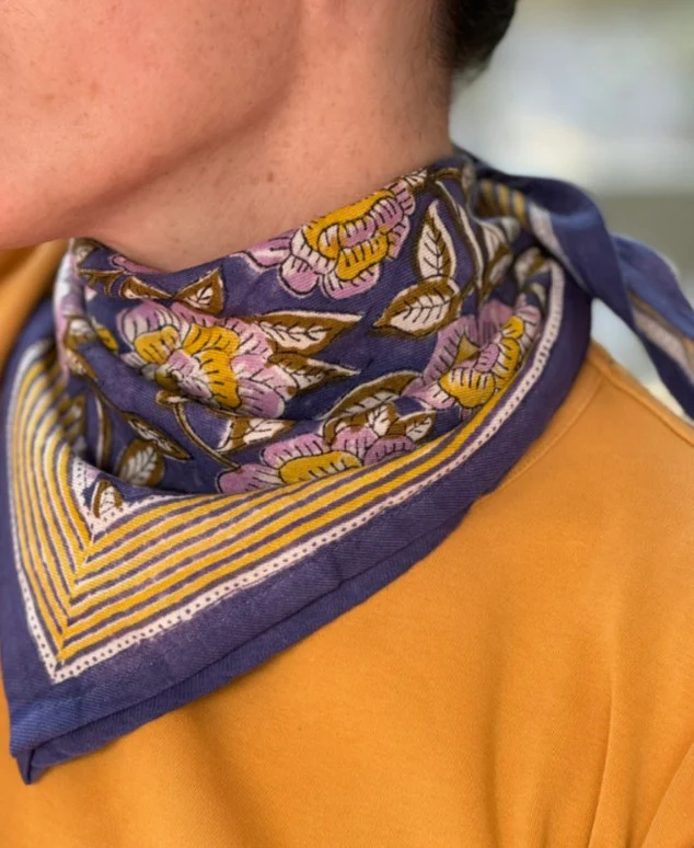 Petit foulard n°113 bleu – Image 4